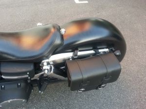 Sacoche Myleatherbikes Harley Dyna Fat bob_64